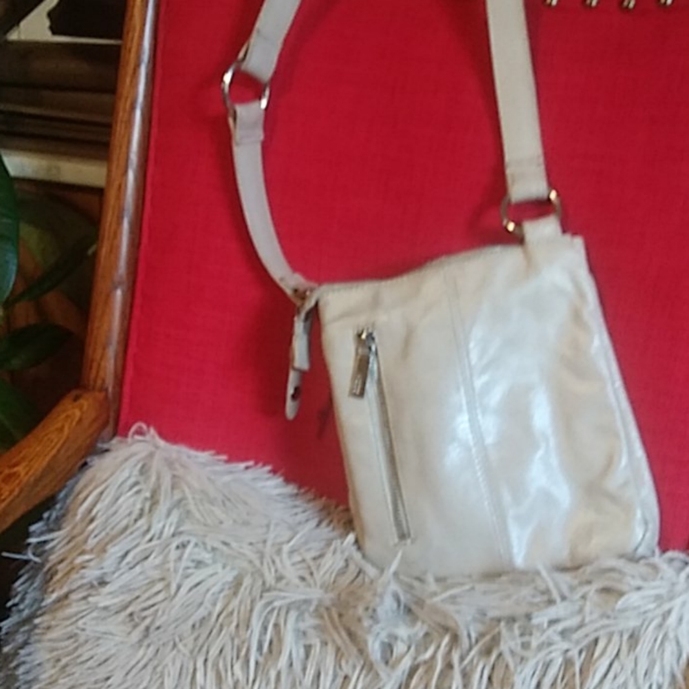 Shoulder strap hobo leather purse